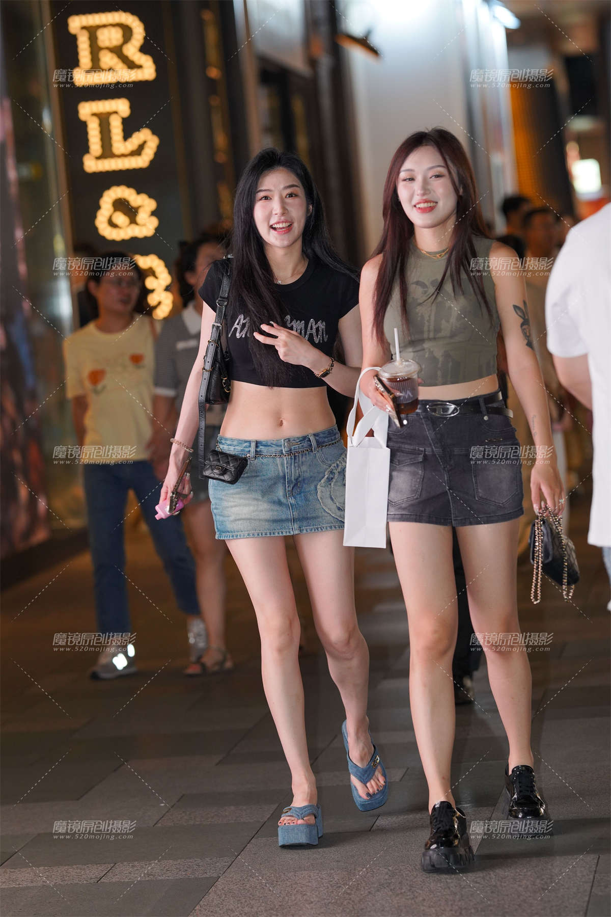 靓丽闺蜜-日更街拍