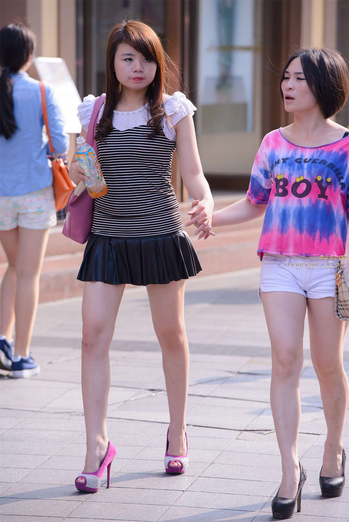 图片[2]-小摆裙，裸腿，鱼嘴高跟-日更街拍