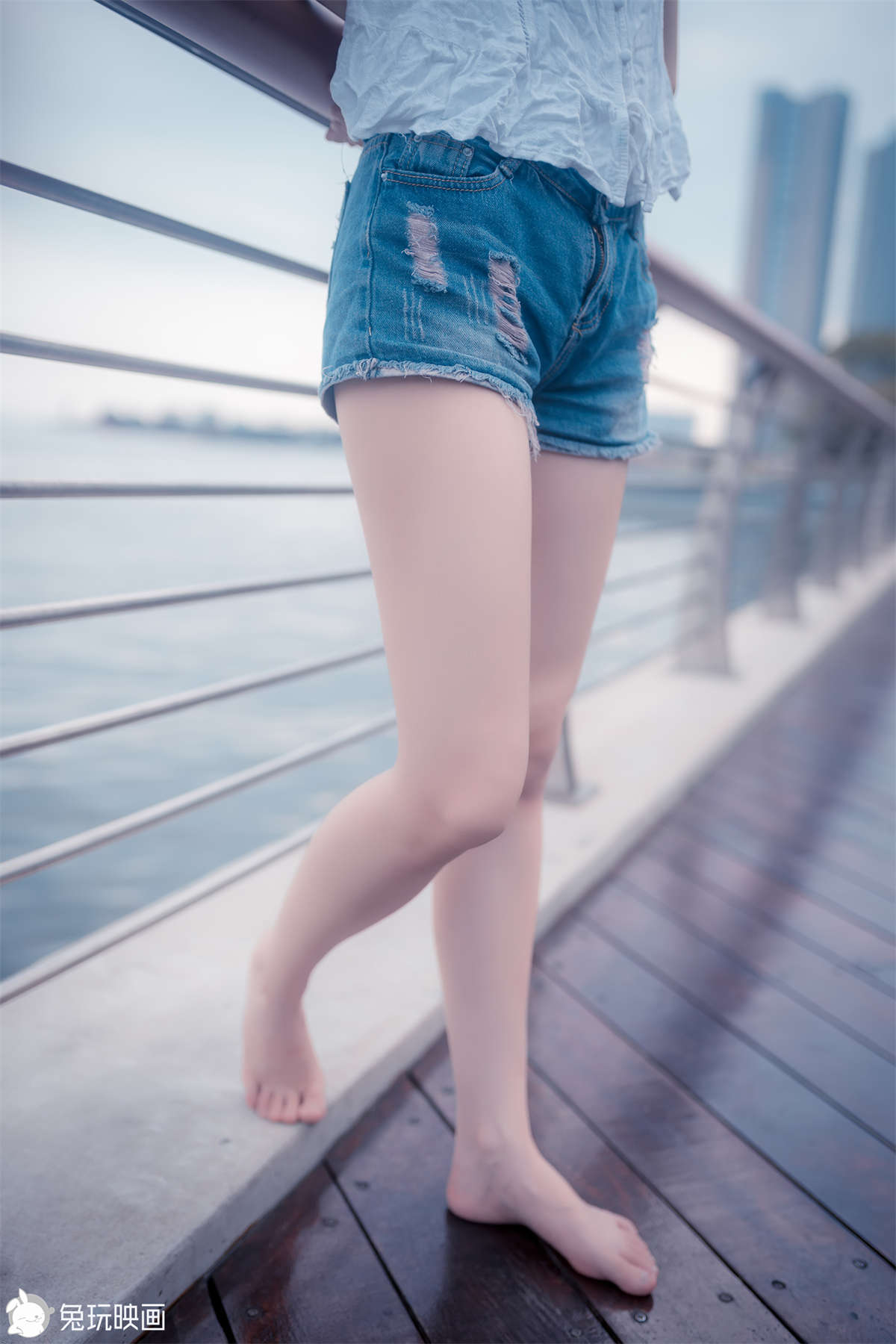 图片[2]-兔玩映画 C14.004 发光的果腿-日更街拍