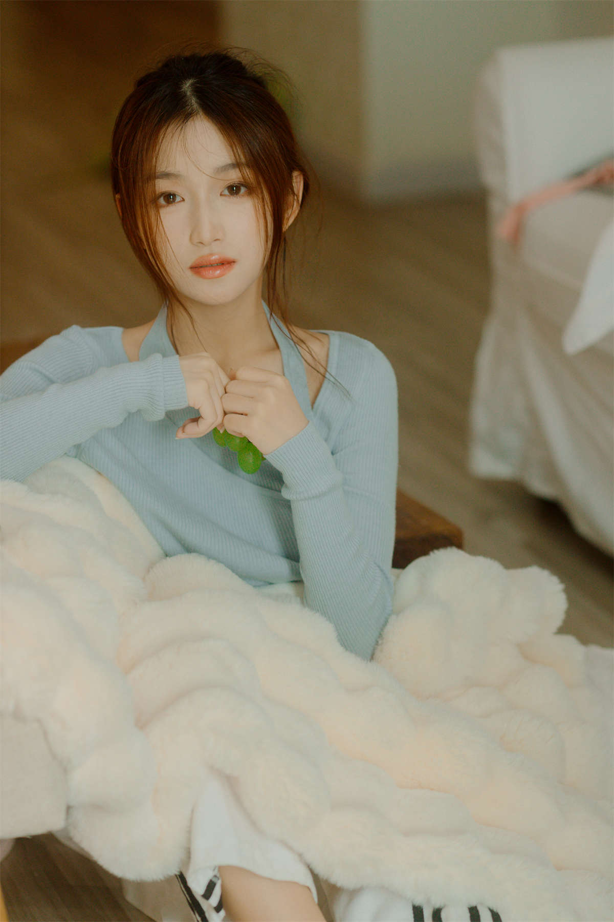 YITUYU艺图语 2023.07.12 蓝色毛衣 钰儿插图1