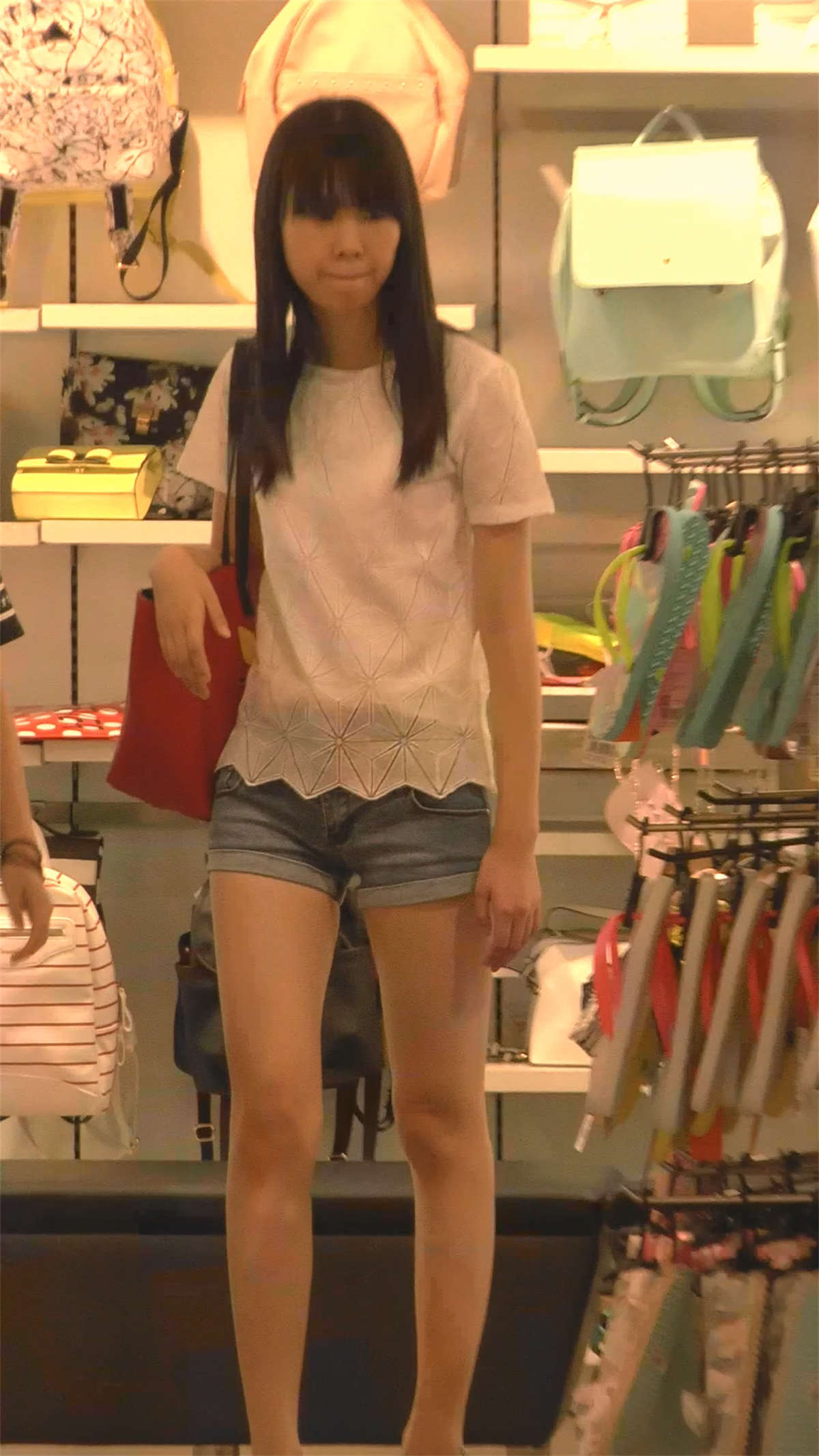 图片[2]-跟拍电梯上的牛仔热裤靓妹-日更街拍