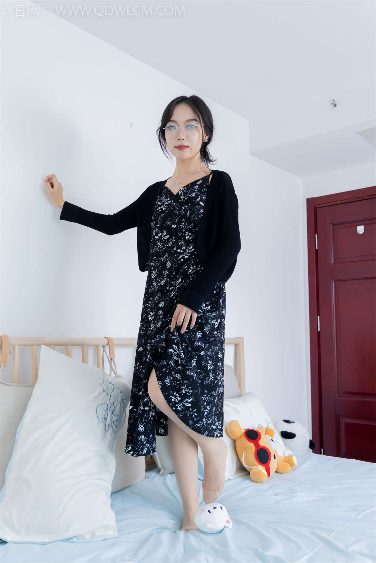 物恋传媒 NO.1878 纱纱-明月如霜-日更街拍