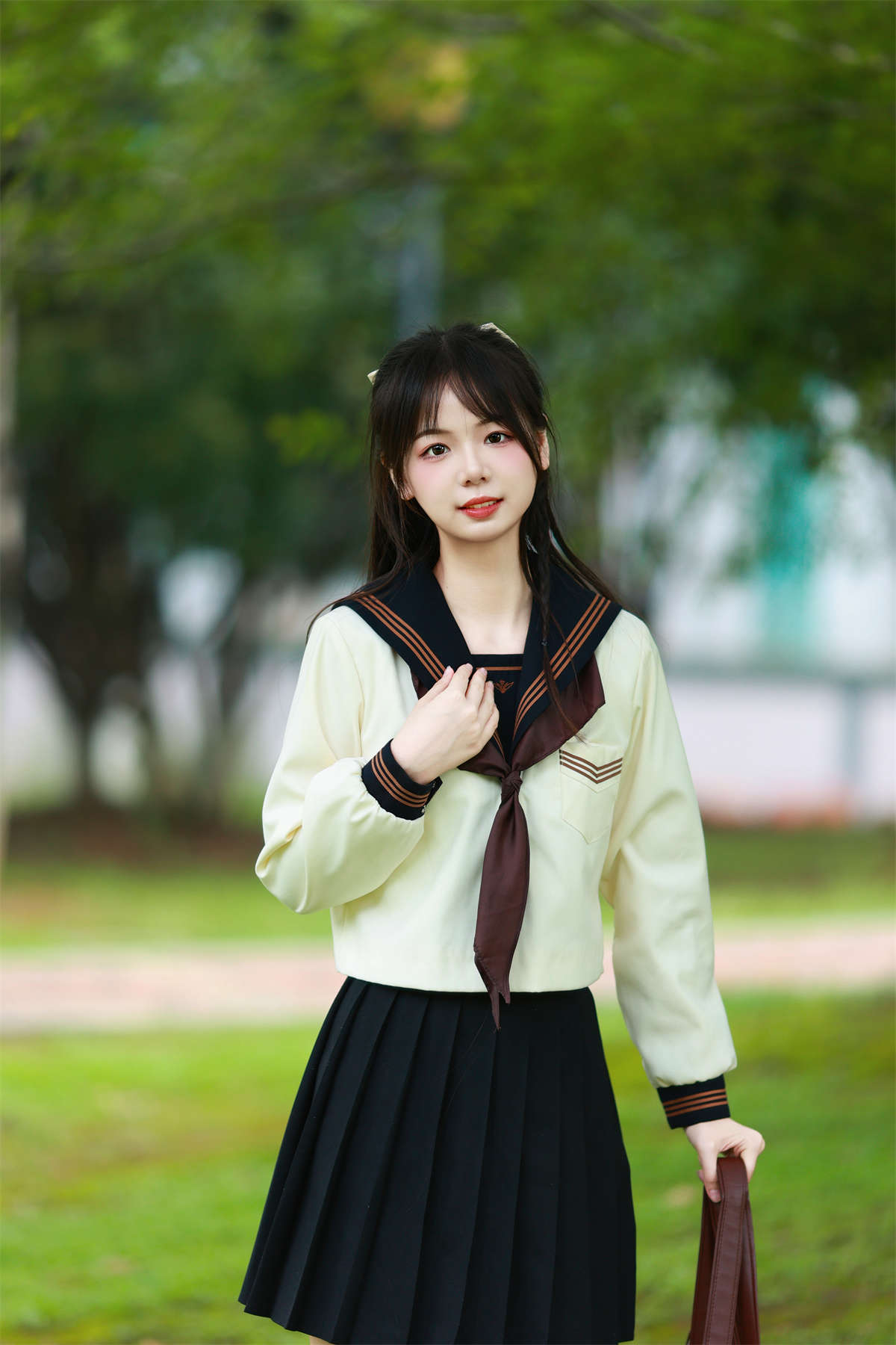 YITUYU艺图语 2023.10.21 草地奔跑 暮烟色CC插图1