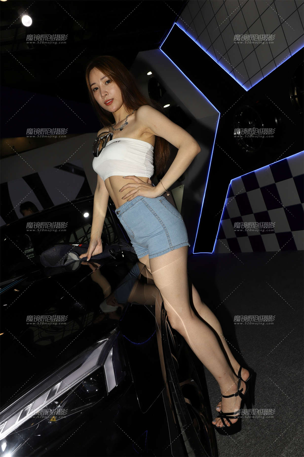 白色抹胸牛仔短裤插图1