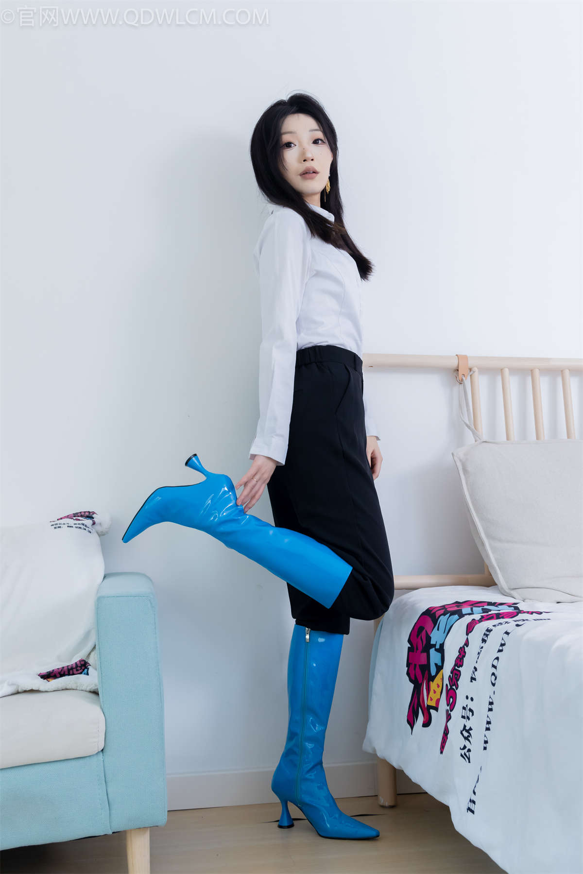 图片[2]-物恋传媒 NO.2267 嘟嘟-高跟长靴（大量）、薄黑丝（脚尖加固款）-日更街拍