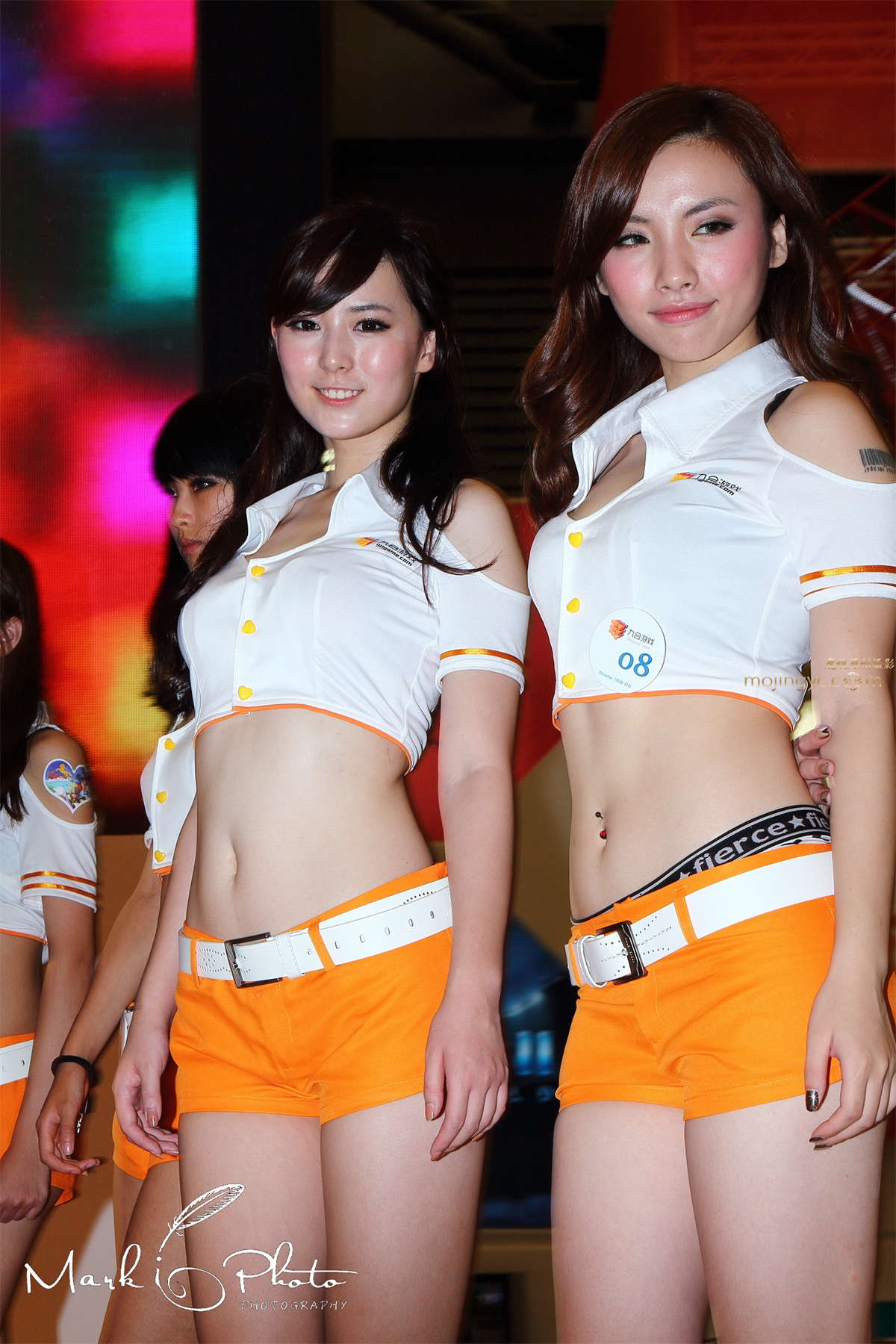 图片[2]-九合游戏橘色热裤-日更街拍