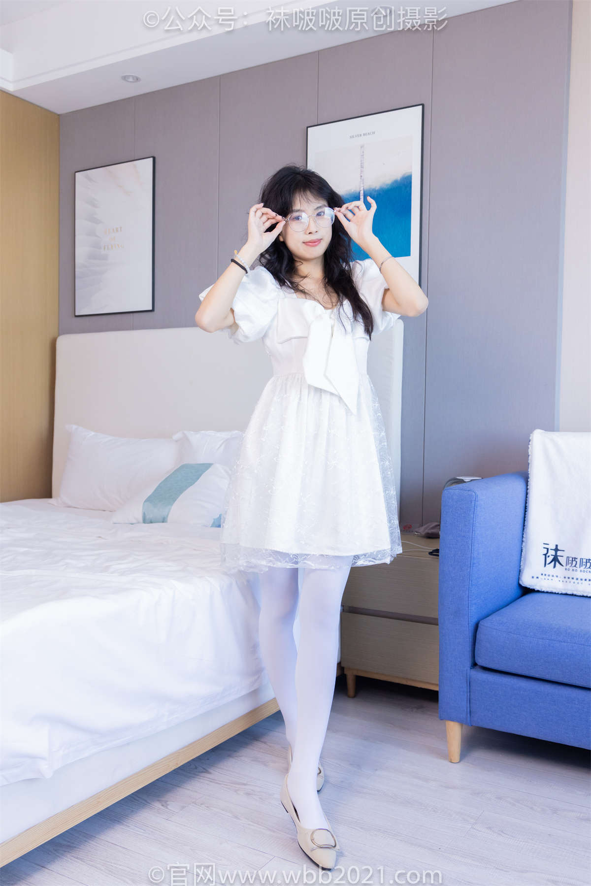 图片[2]-袜啵啵 No.452 奶油-平底鞋、帆布鞋、白棉袜、厚白丝、肉丝（脚尖加固款）、两双丝袜踩葡萄剧情 超长花絮版-日更街拍