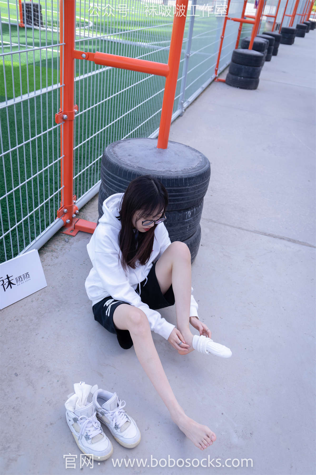 图片[2]-袜啵啵 No.103 稚予-AJ篮球鞋、白棉袜、裸足 常规版-日更街拍