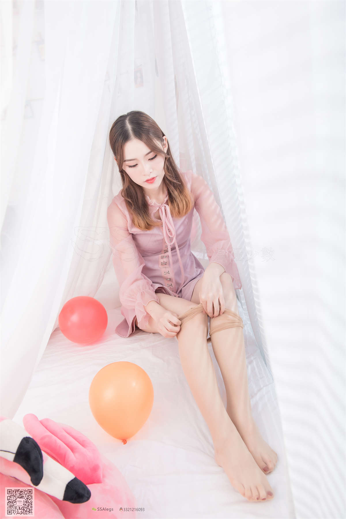 图片[2]-SSA丝社 NO.027 琪琪 肉色开档丝袜 清纯美女的诱惑-日更街拍