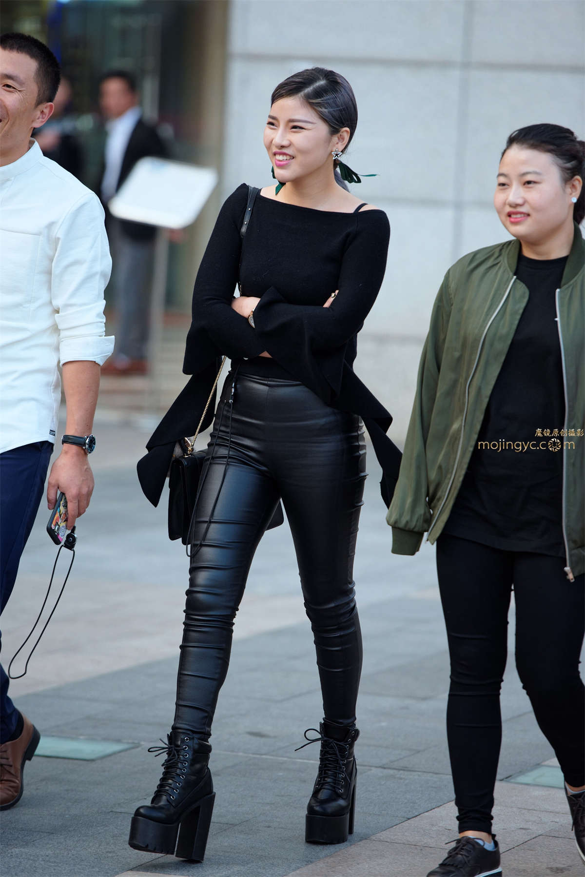 紧身皮裤，高跟-日更街拍