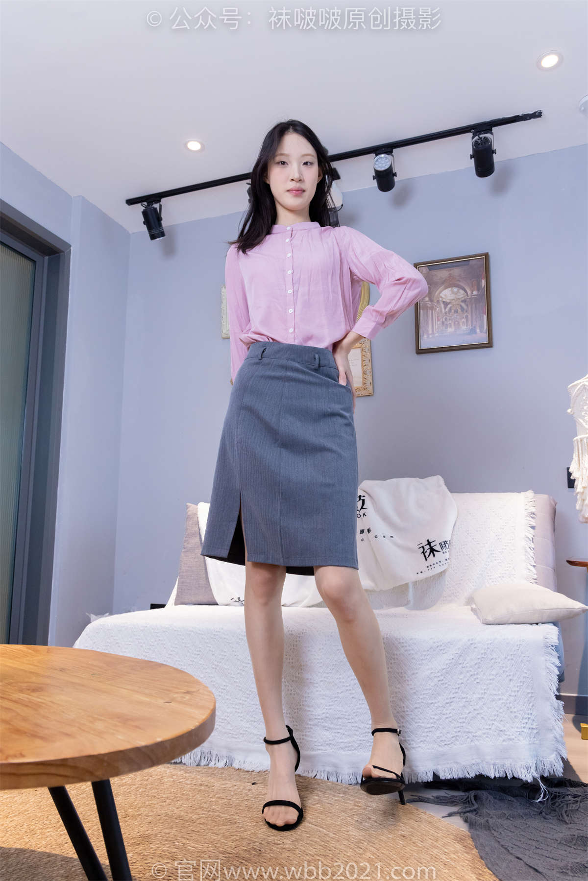 袜啵啵 No.341 雪糕-高跟鞋、高跟凉鞋、肉丝（脚尖微加固款）、裸足、视频超近景为主 超长花絮版-日更街拍