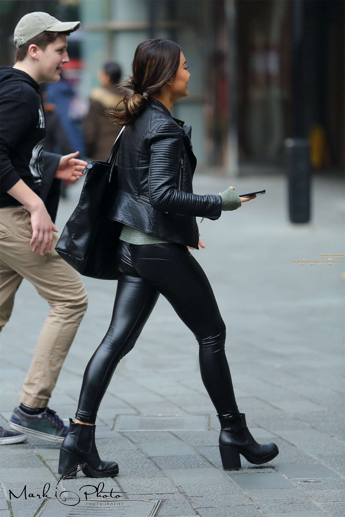 图片[2]-皮衣皮裤侧面-日更街拍