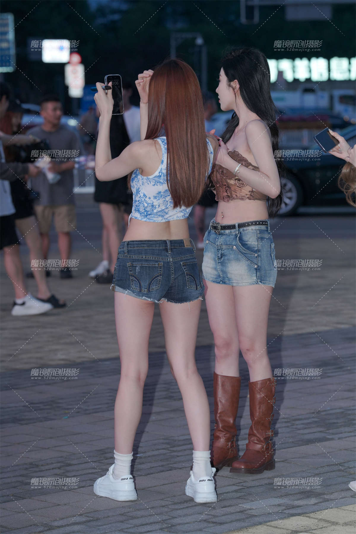 热裤美眉-日更街拍