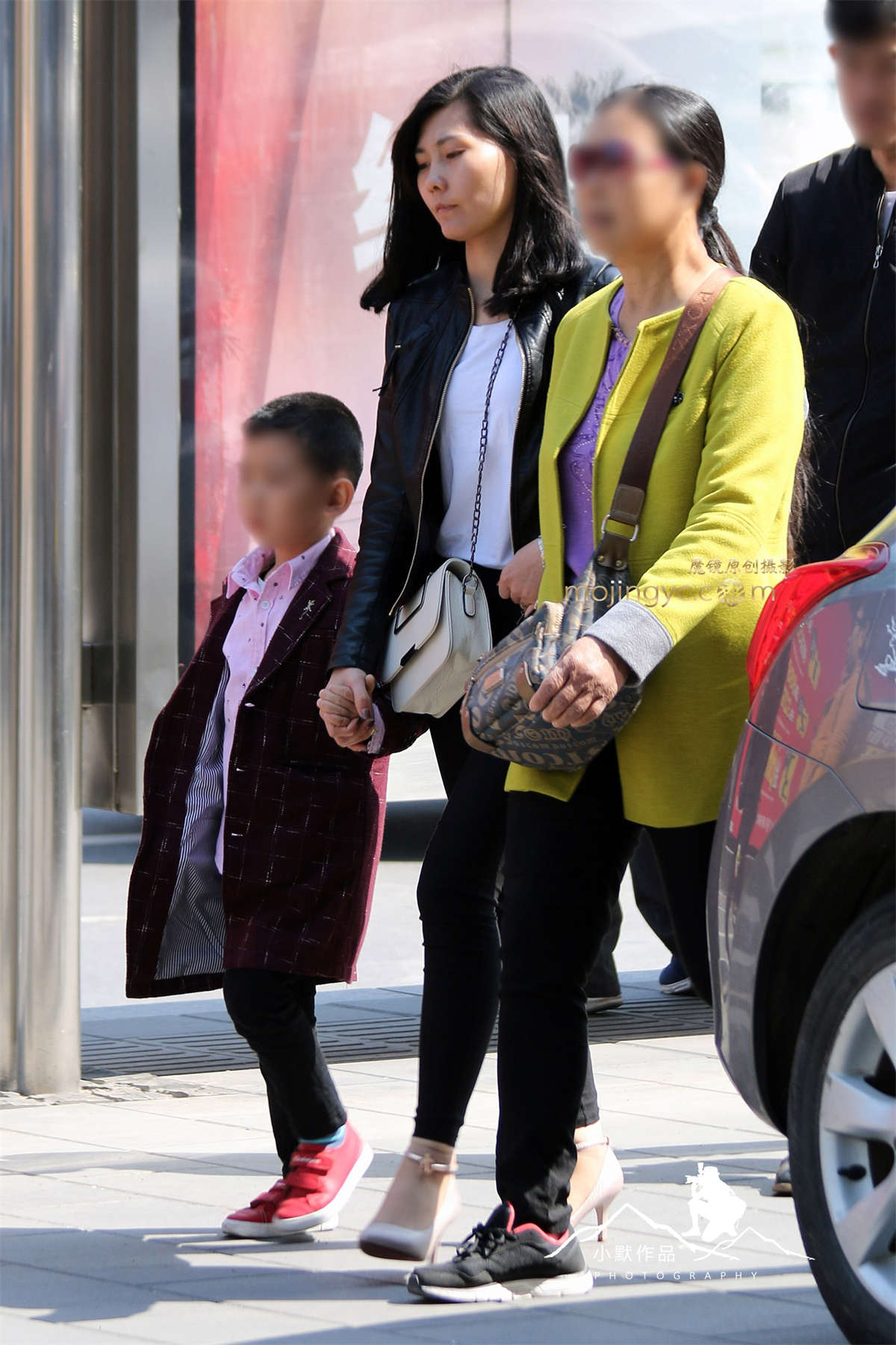 第696篇★紧身黑裤，小皮尤★-23P-日更街拍