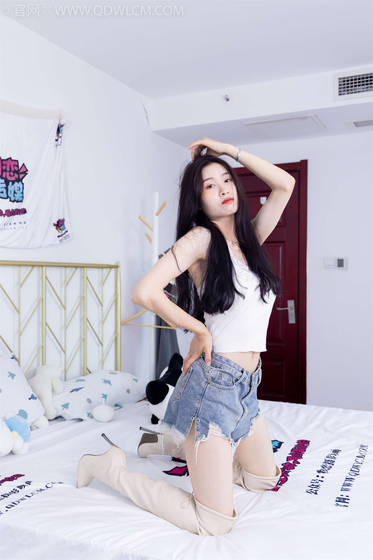 物恋传媒 NO.1608 绒绒-情情爱爱-日更街拍