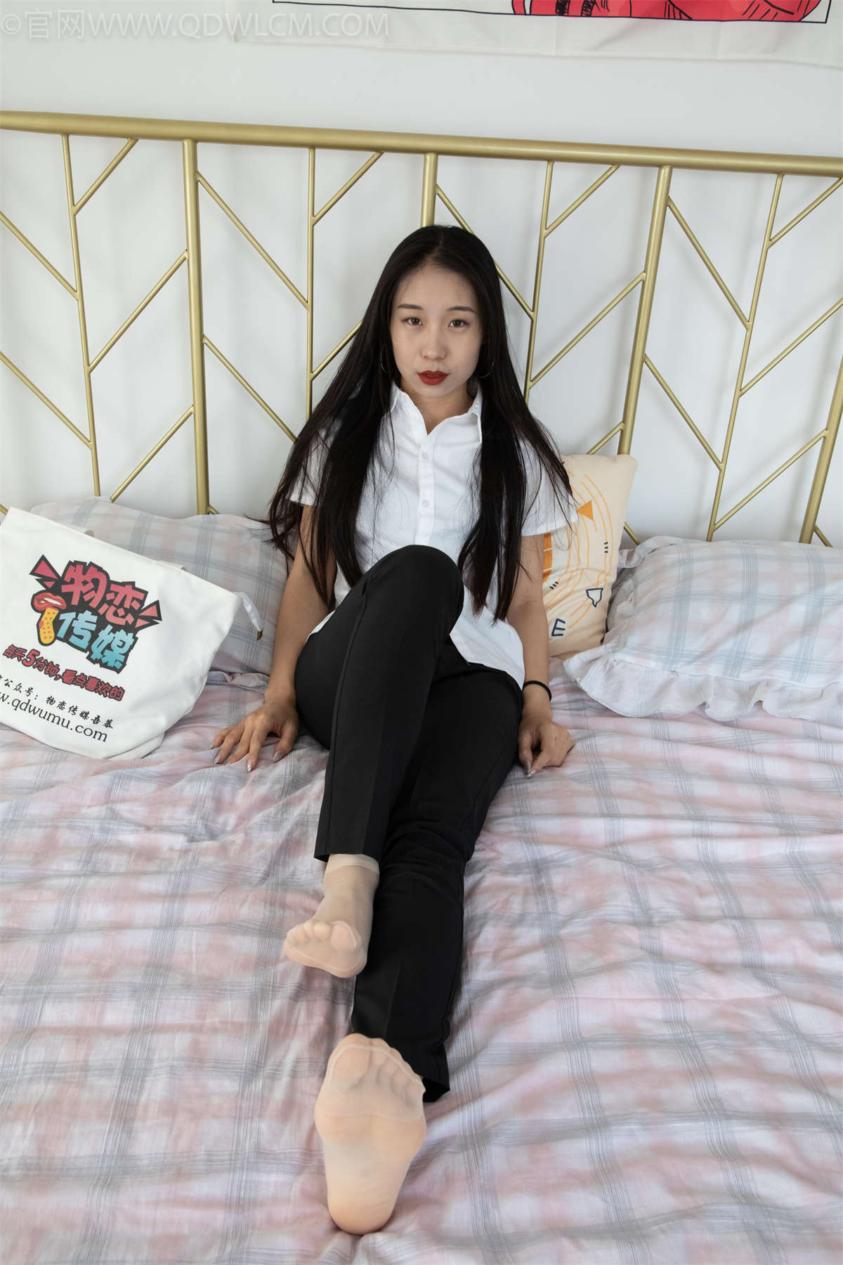 物恋传媒 NO.1134 路路-下班日常-日更街拍