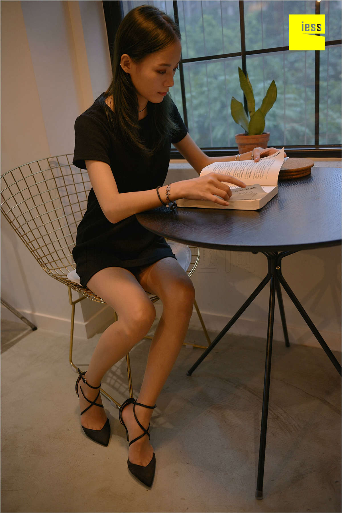 图片[2]-IESS异思趣向 丝足便当262期：小六-日更街拍