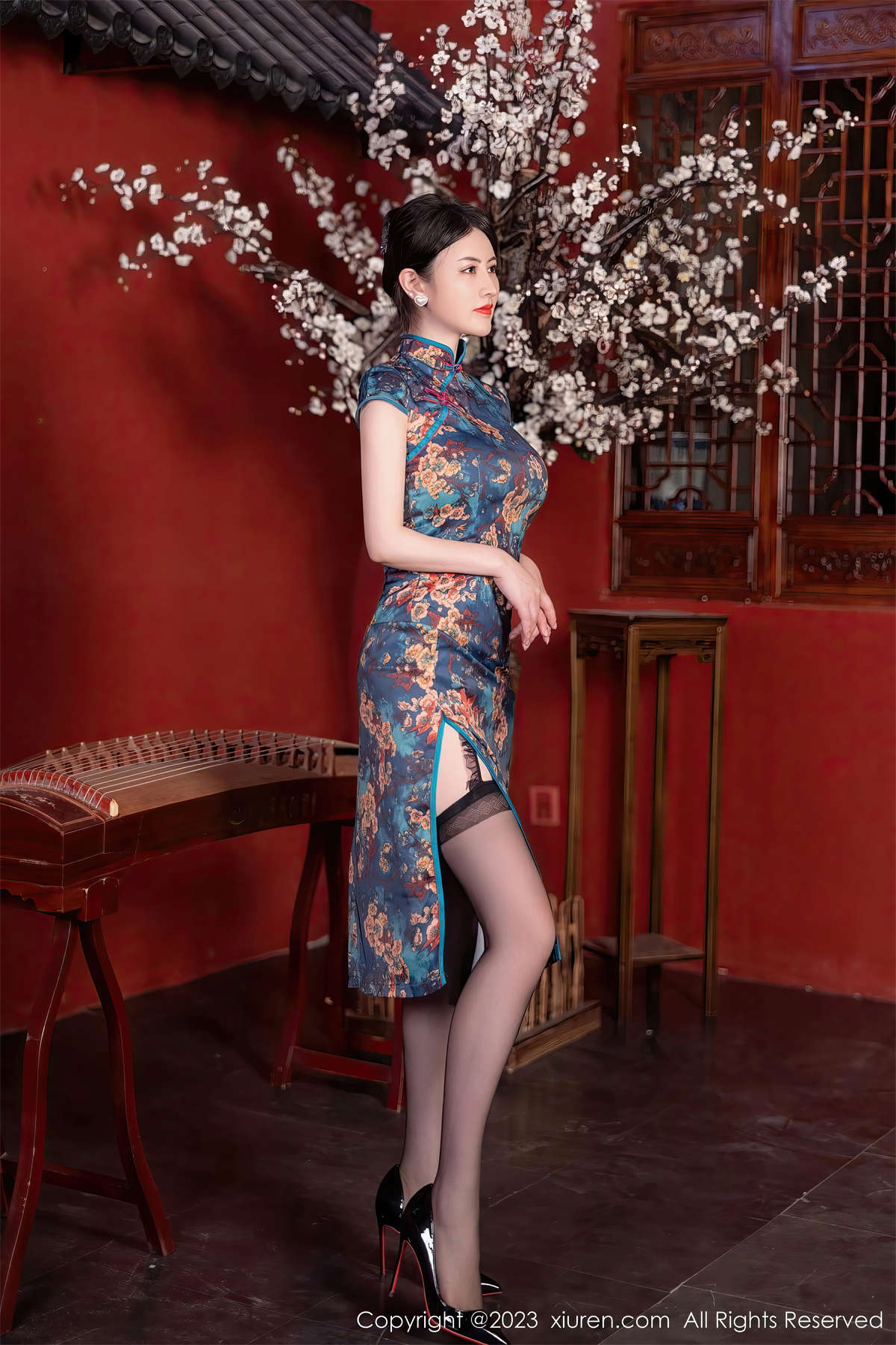 图片[2]-Xiuren秀人网 2023.07.10 No.7051 诗诗-日更街拍