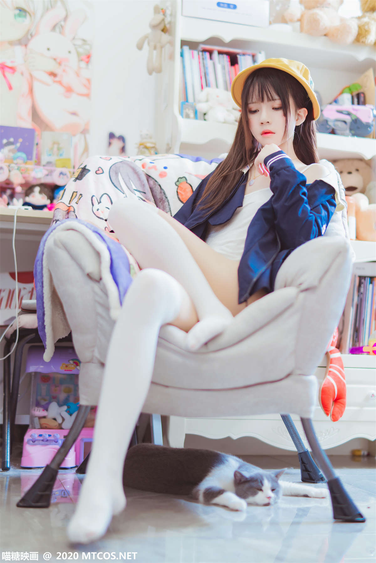 图片[2]-喵糖映画 VOL.246 奶桃白白-日更街拍