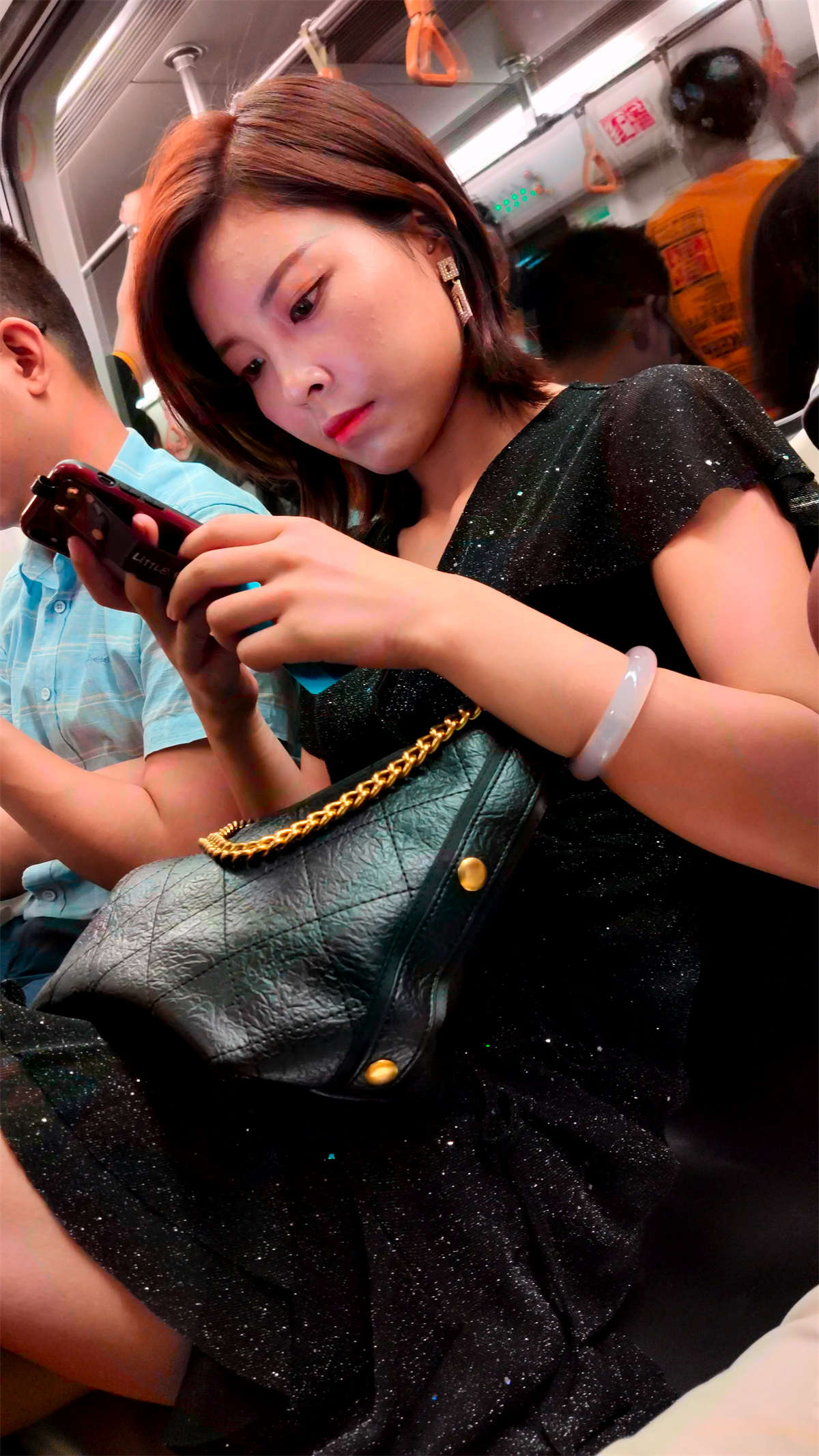 图片[2]-黑裙子性感美女-日更街拍