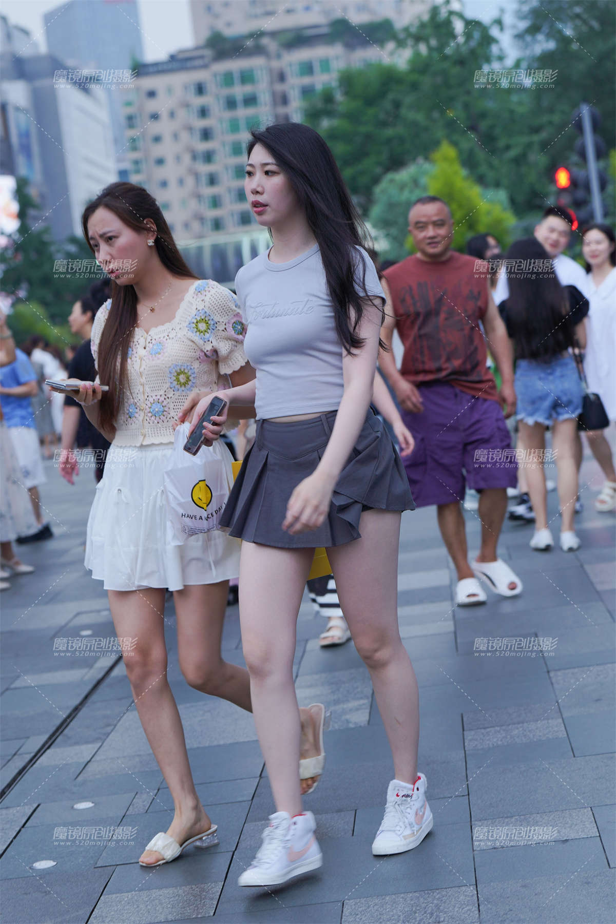 图片[2]-百褶裙美腿-日更街拍