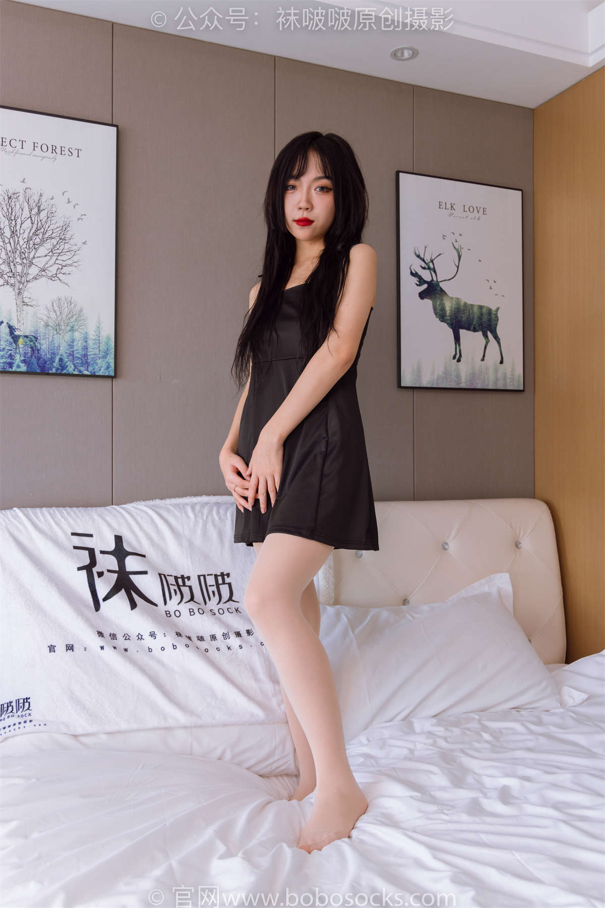 袜啵啵 No.170 周周-两双高跟凉鞋、油亮肉丝（脚尖透明款）、厚肉丝、两双丝袜叠穿（油亮在外厚肉丝在内）花絮版-日更街拍