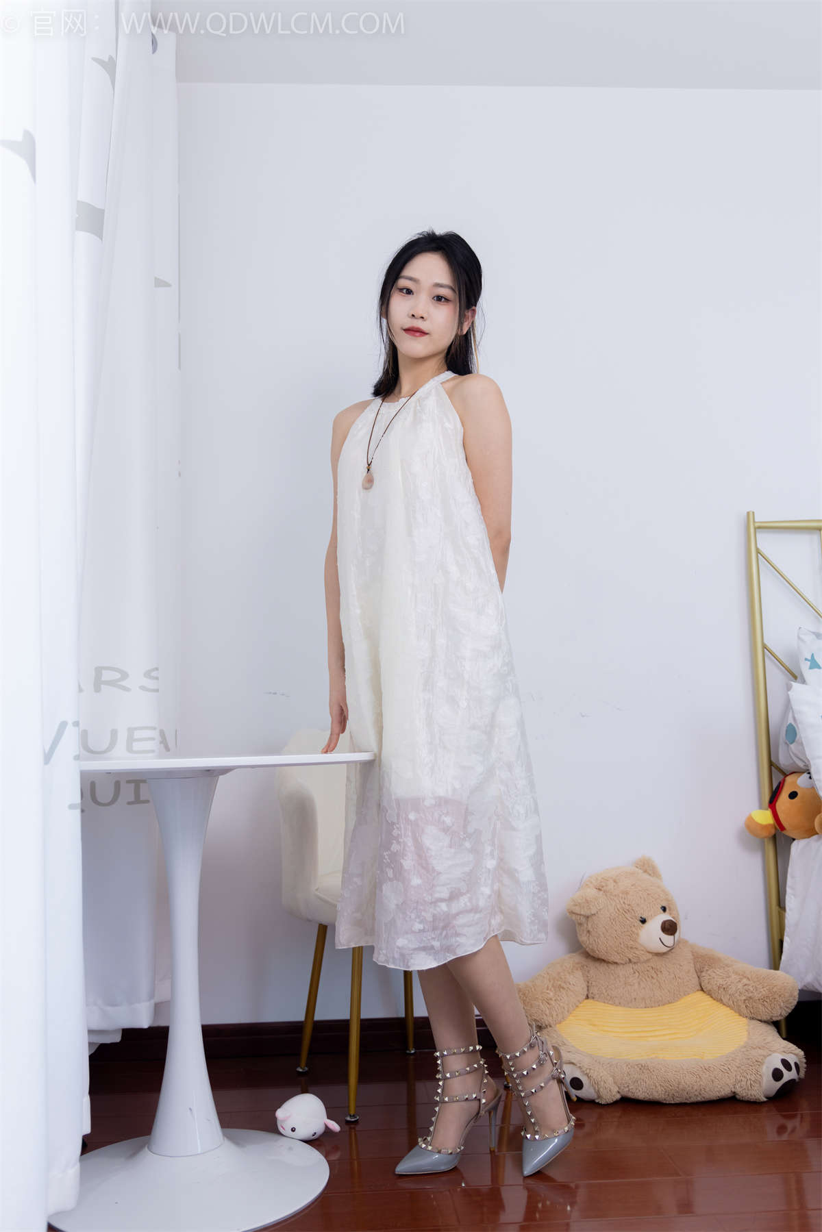 物恋传媒 NO.1615 桃桃-古香古色-日更街拍