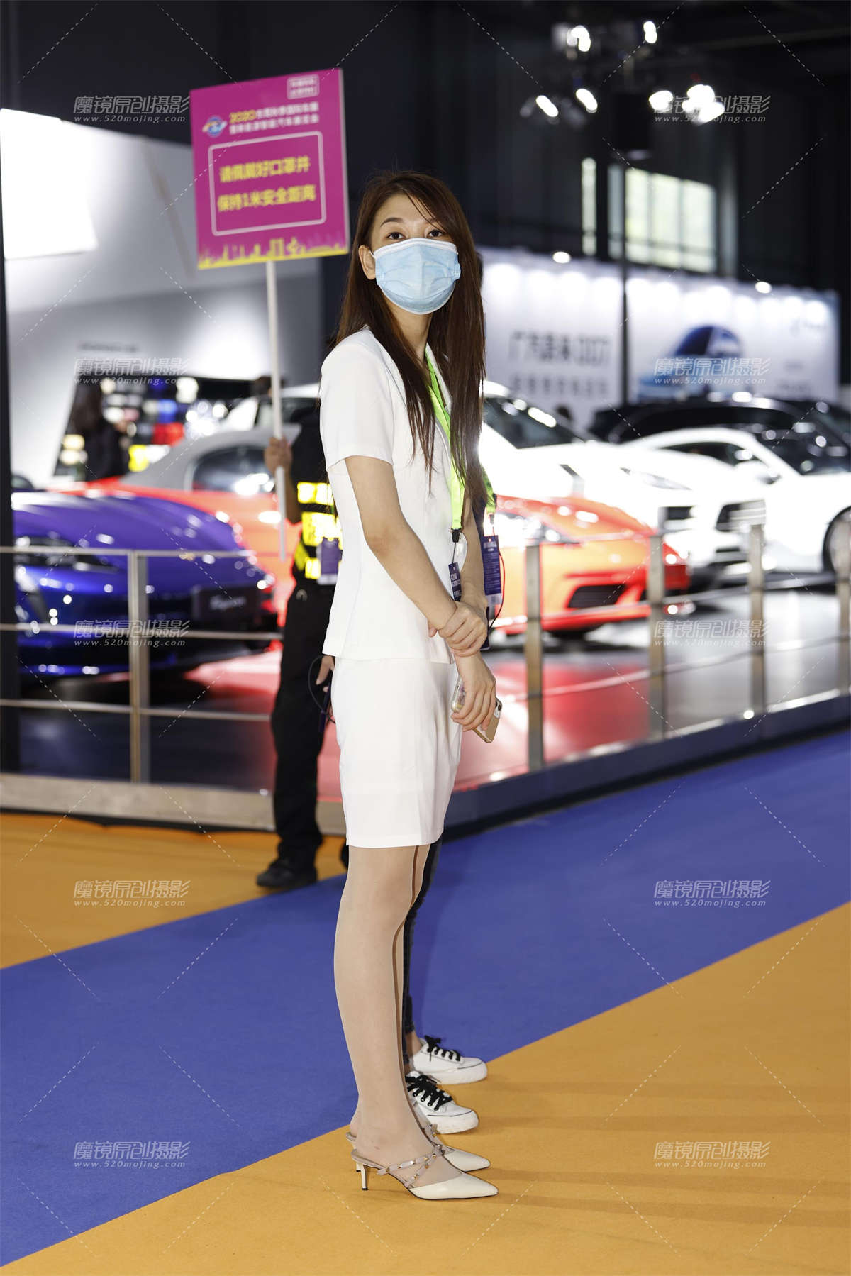 20201003白色西装肉丝销售-日更街拍