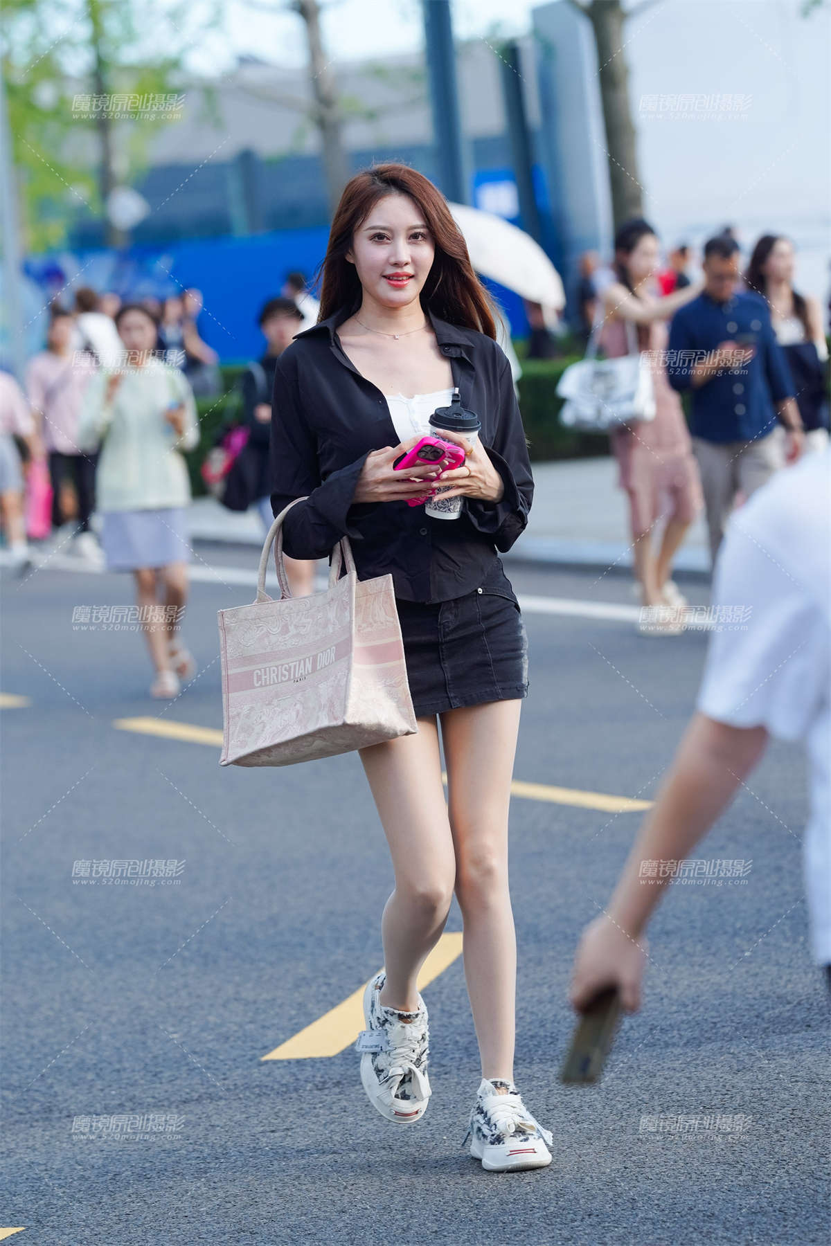 长腿美眉-日更街拍