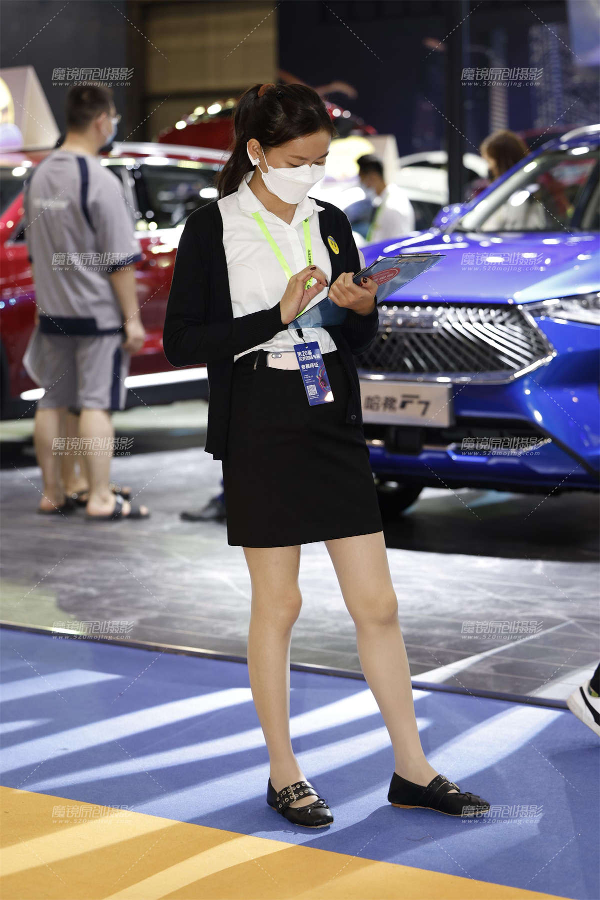 20201003黑裙肉丝哈弗销售-日更街拍