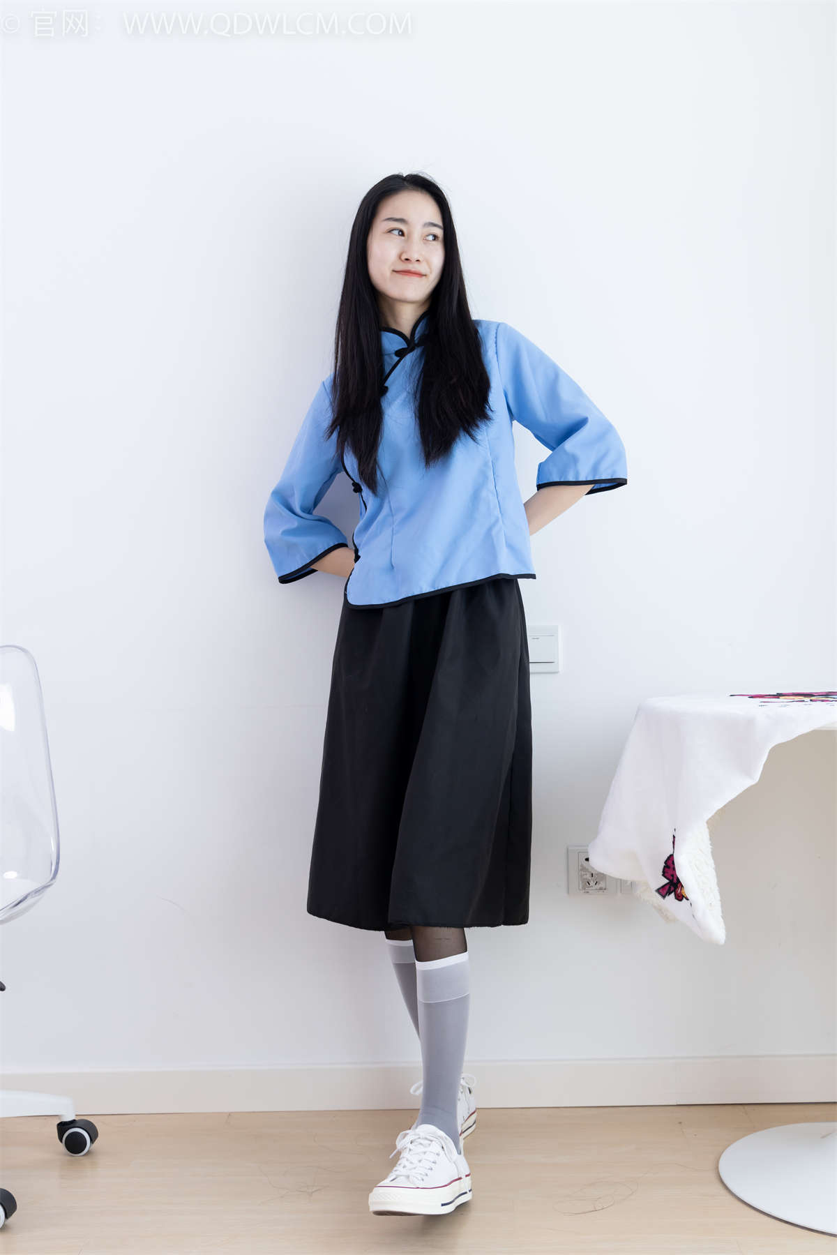 物恋传媒 NO.1953 果汁-虫儿飞-日更街拍