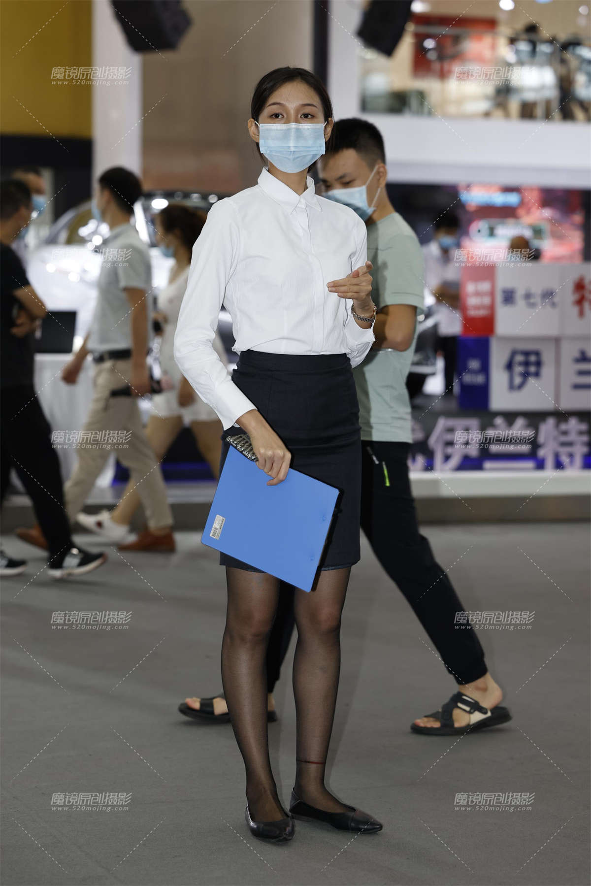 20201003黑丝实习生-日更街拍