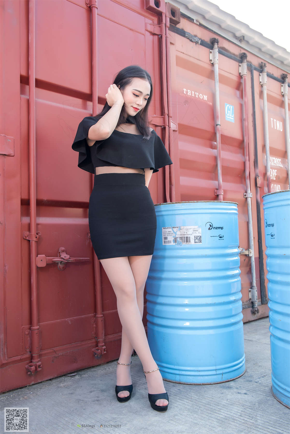 图片[2]-SSA丝社 NO.042 小凤 治愈系笑容高姐小凤文艺街拍-日更街拍