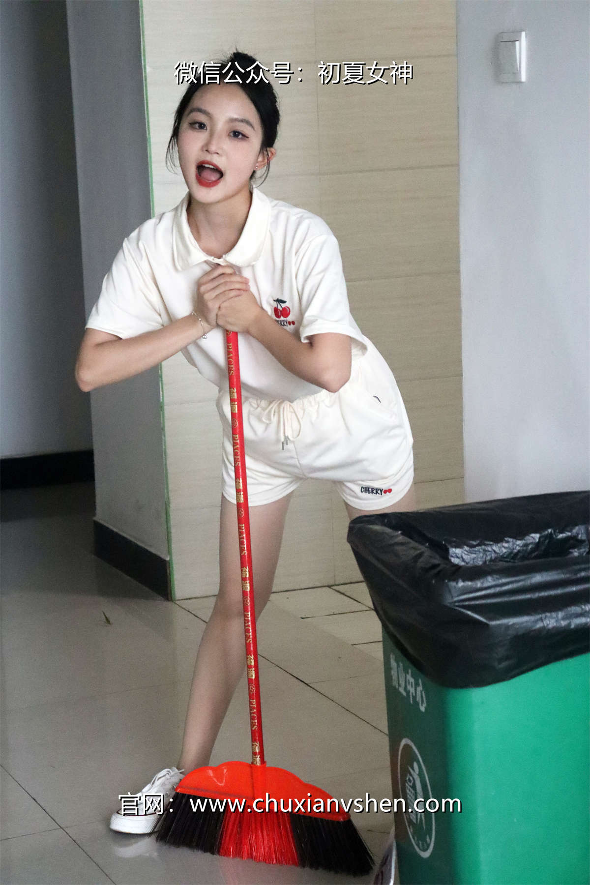 图片[2]-初夏女神 No.082 双双 打扫教室-日更街拍