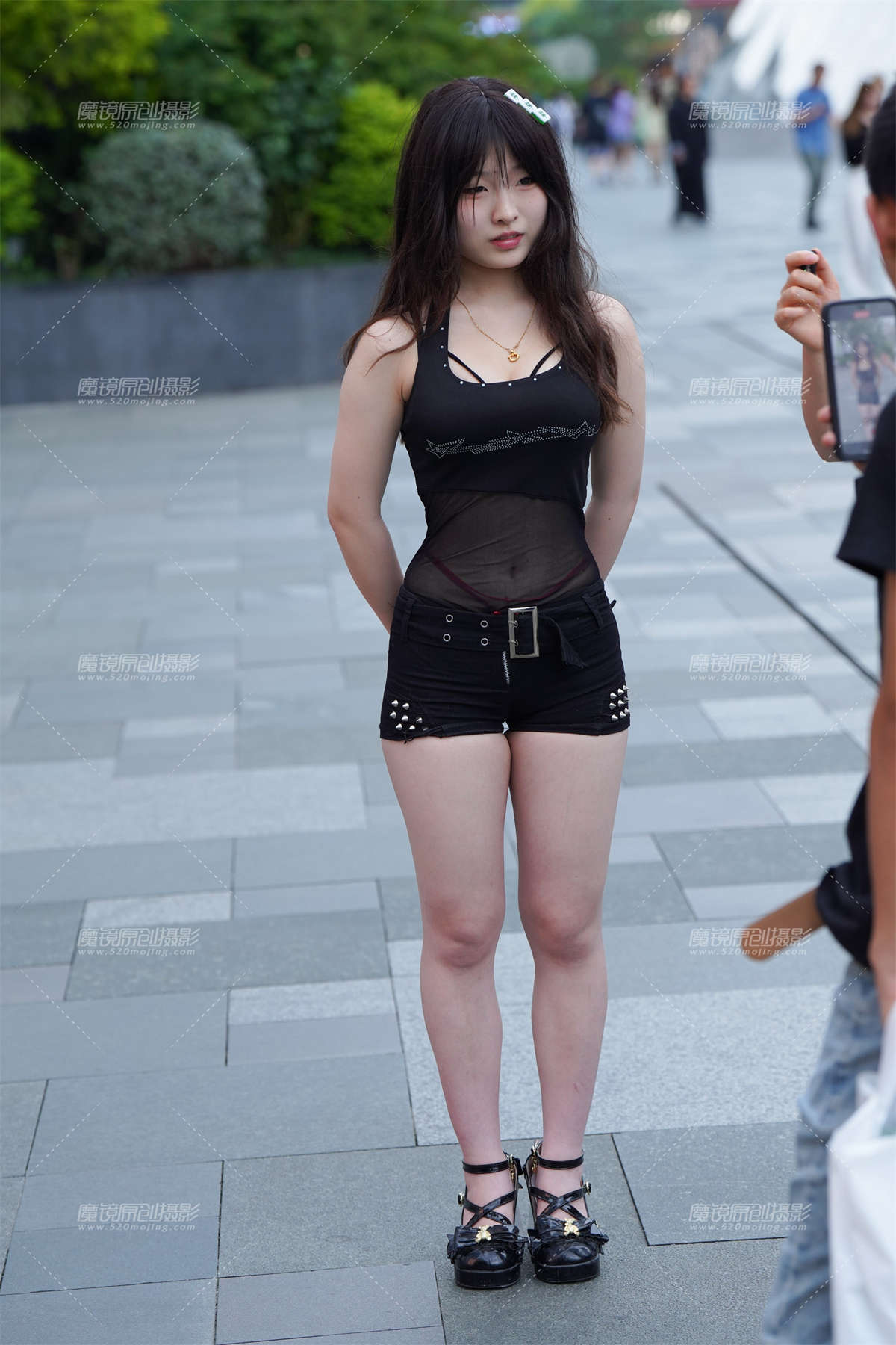 热裤小妹-日更街拍
