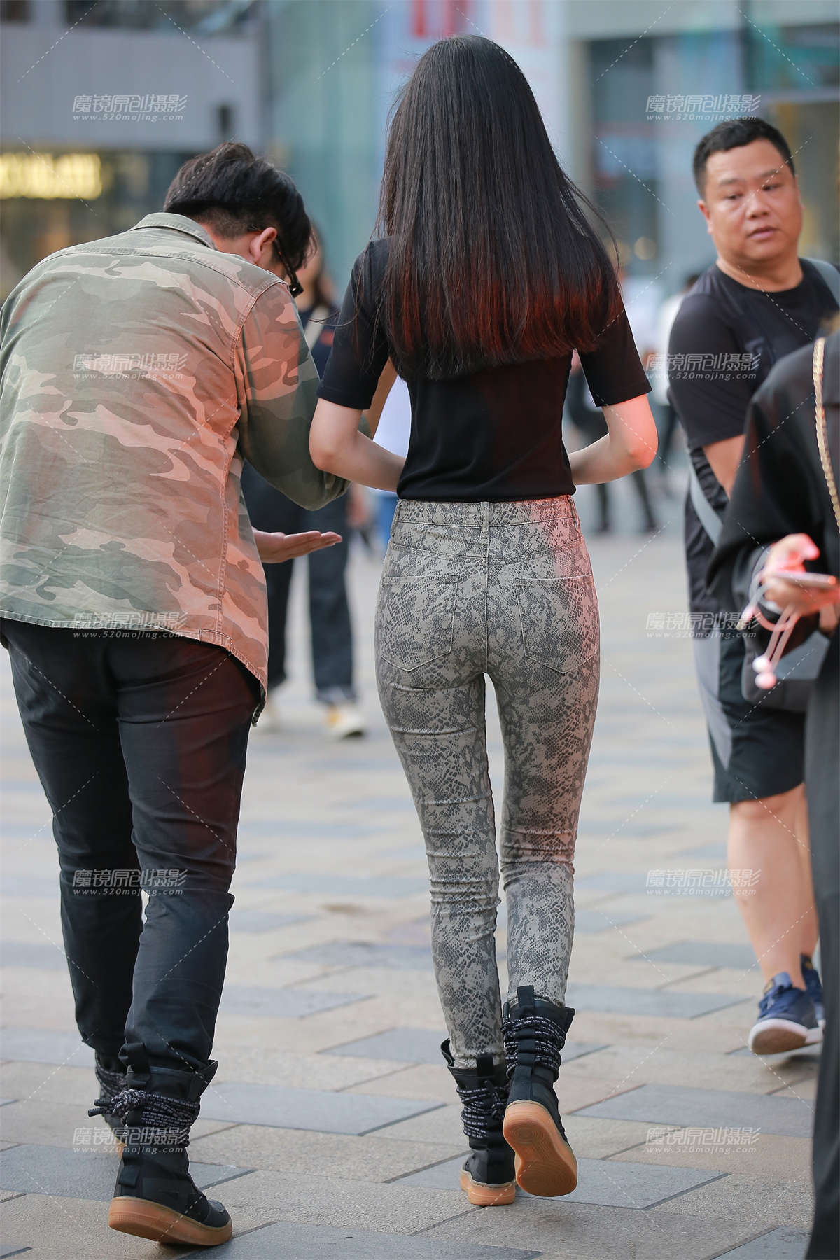 图片[2]-【玻璃赛帖】这种牛仔裤非常罕见-日更街拍