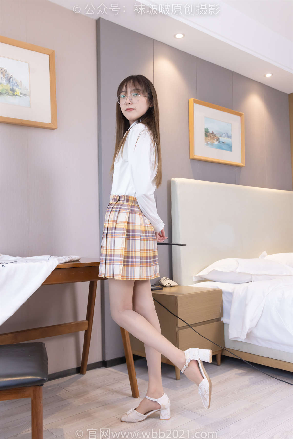 图片[2]-袜啵啵 No.374 稚予-高跟鞋、肉丝（脚尖微加固款）、仅花絮版视频含有水打湿丝袜剧情 花絮版-日更街拍