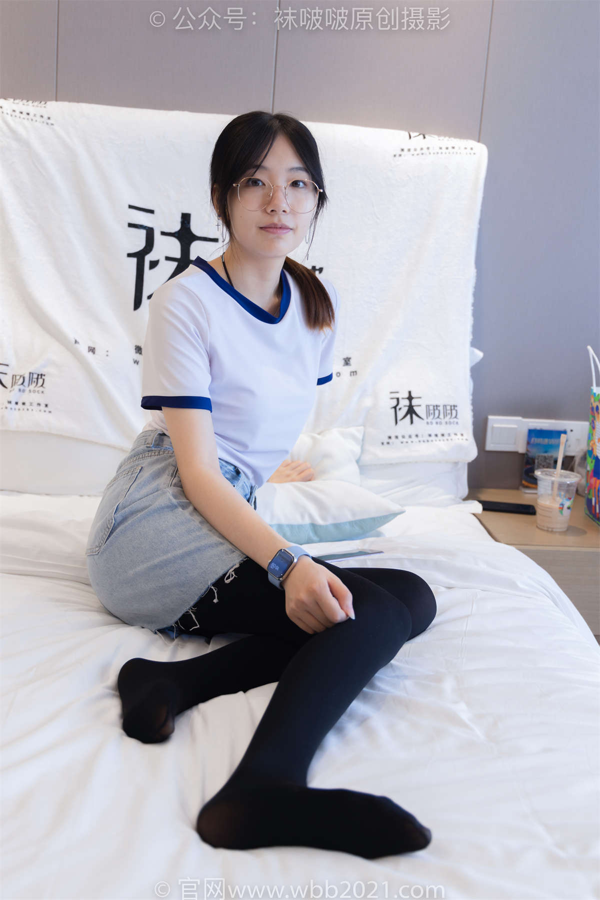 袜啵啵 No.447 小甜豆-平底鞋、厚黑丝、踩方便面、圣女果、橘子、巧克力蛋糕剧情 超长花絮版-日更街拍