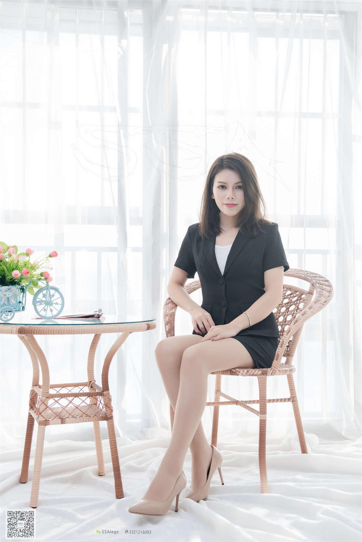 图片[2]-SSA丝社 NO.046 芷沫 阳光下的混血美女同事-日更街拍