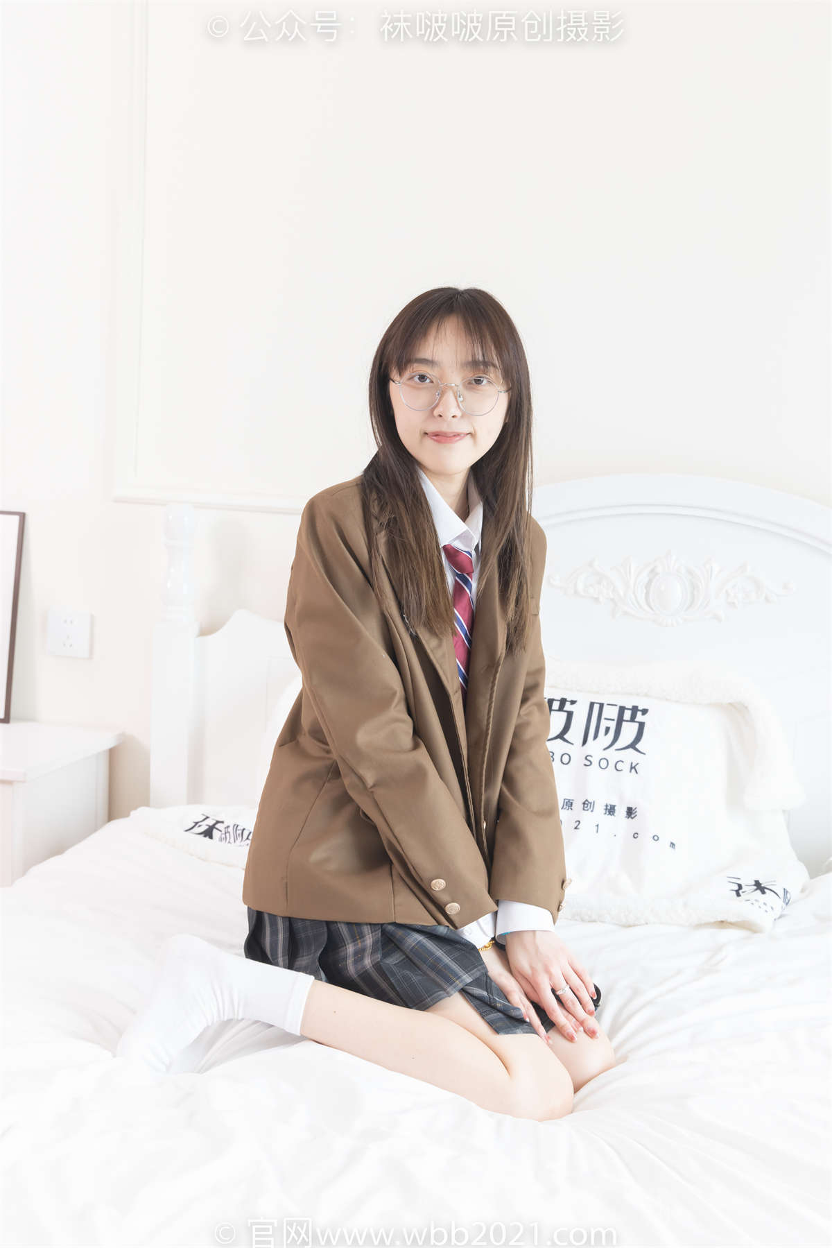 图片[2]-袜啵啵 No.370 稚予-板鞋、白棉袜、灰色棉船袜 花絮版-日更街拍