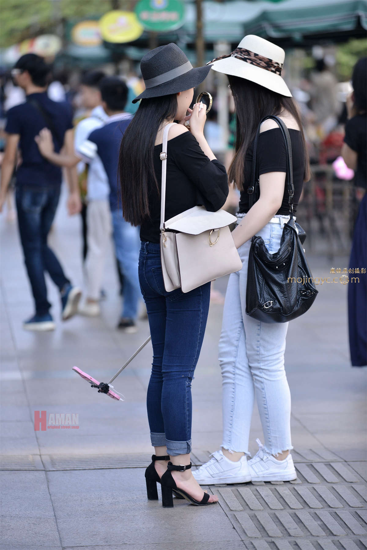 丰满蓝紧牛-日更街拍