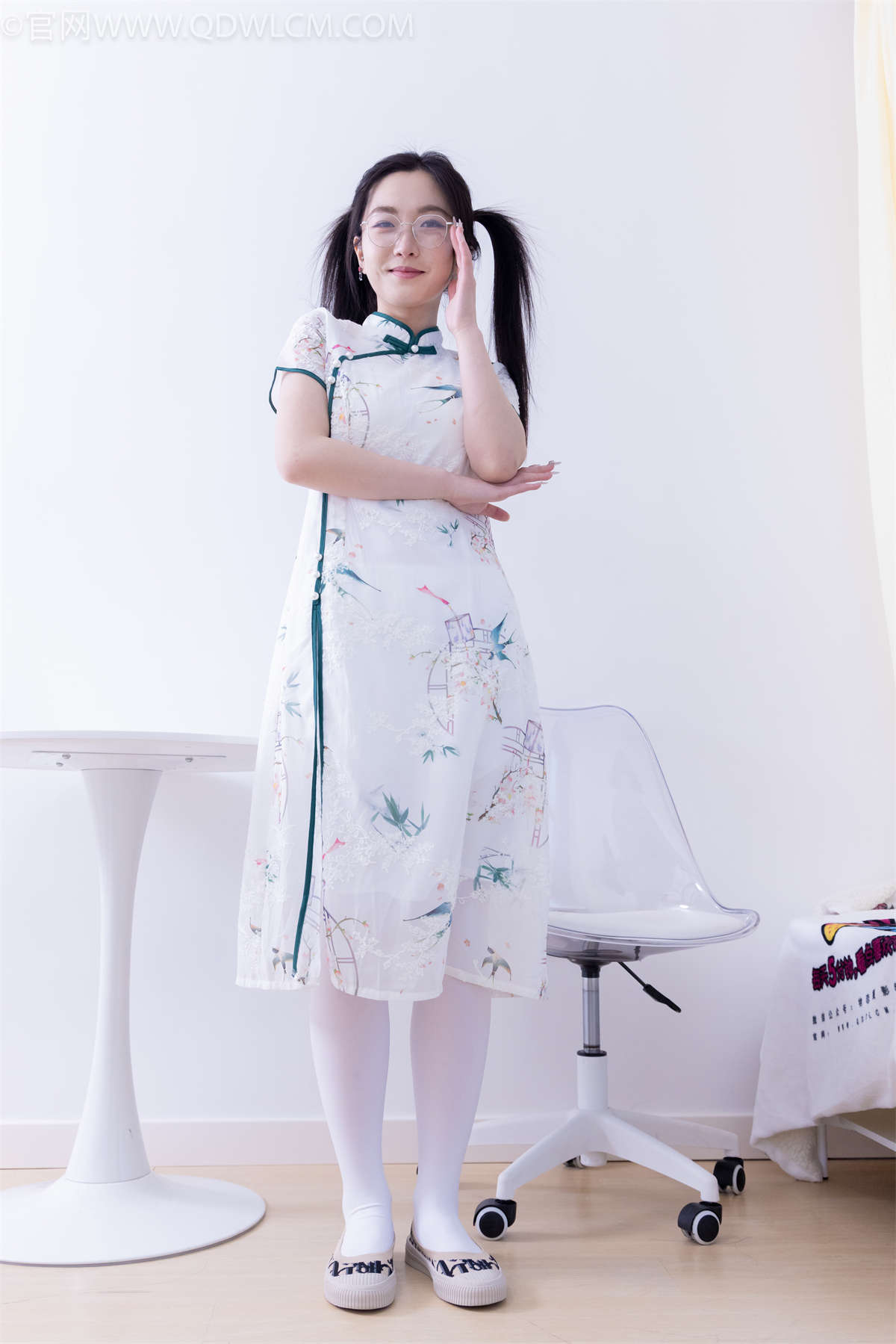 物恋传媒 NO.1935 川川-池中鱼（盲盒1）-日更街拍