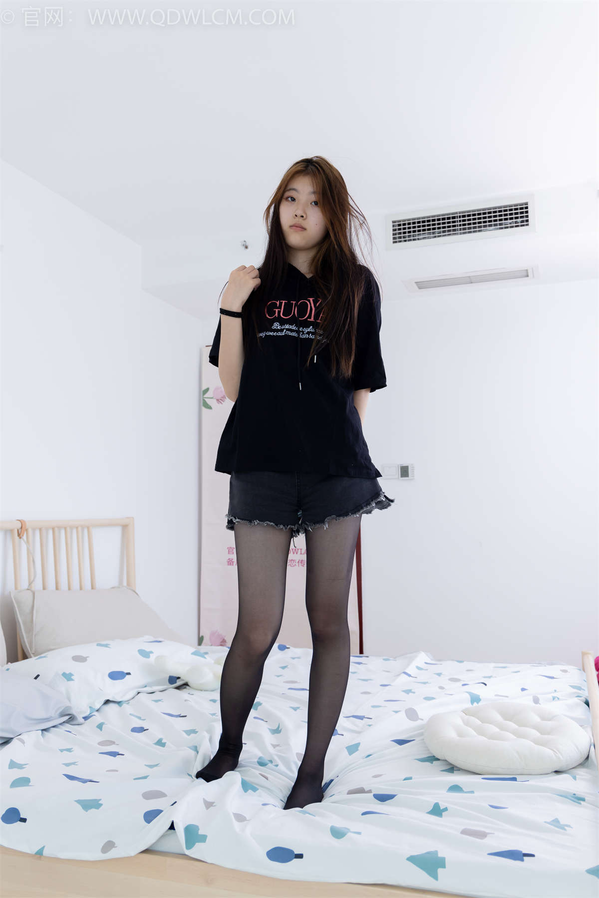 物恋传媒 NO.1668 小谨-逆流而上-日更街拍