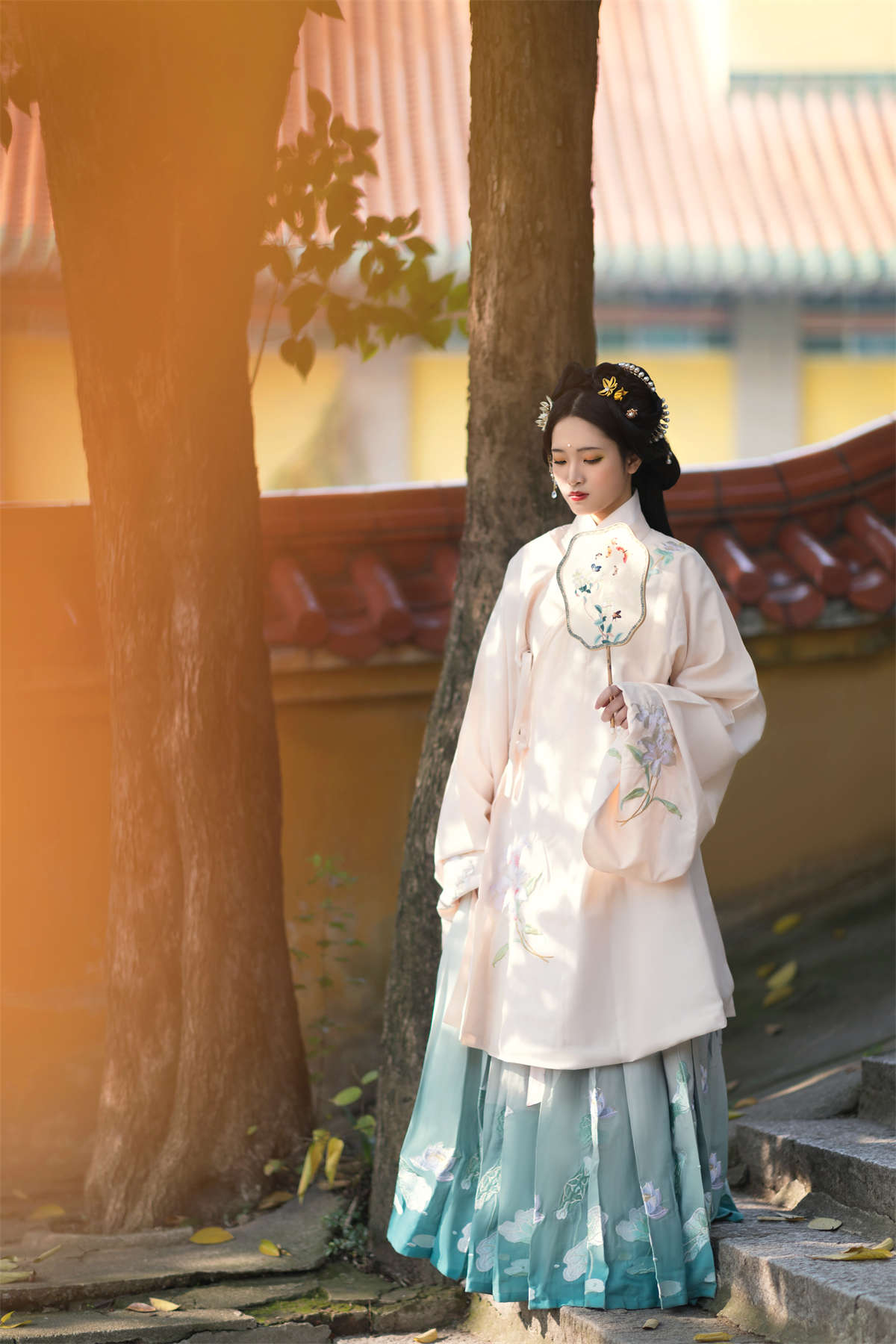 YITUYU艺图语 2022.12.28 始觉秋风还 是蝶绪咩插图1