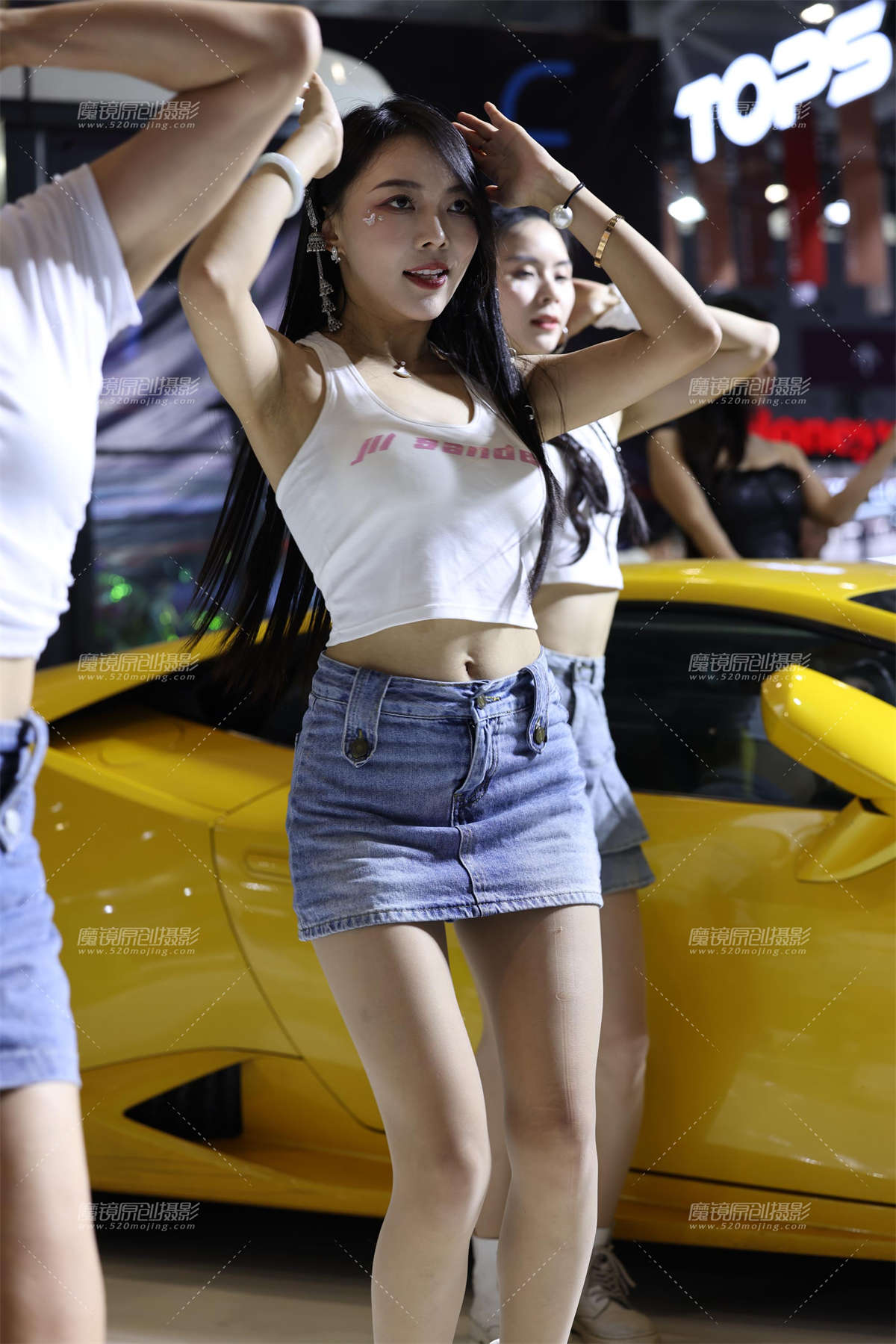 20250228热舞dancer的肉丝美腿-日更街拍