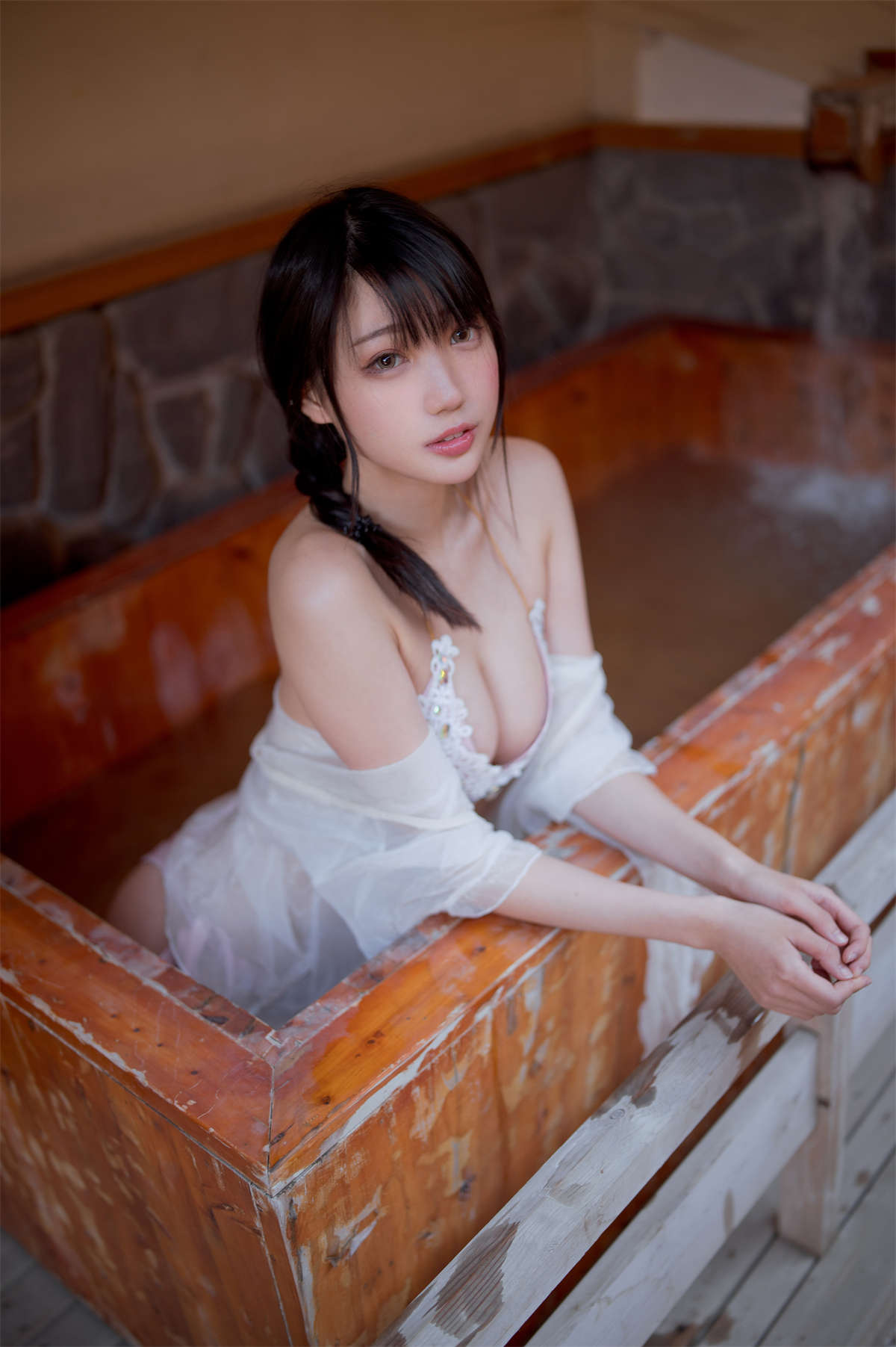 周叽是可爱兔兔No.11 温泉女友-日更街拍