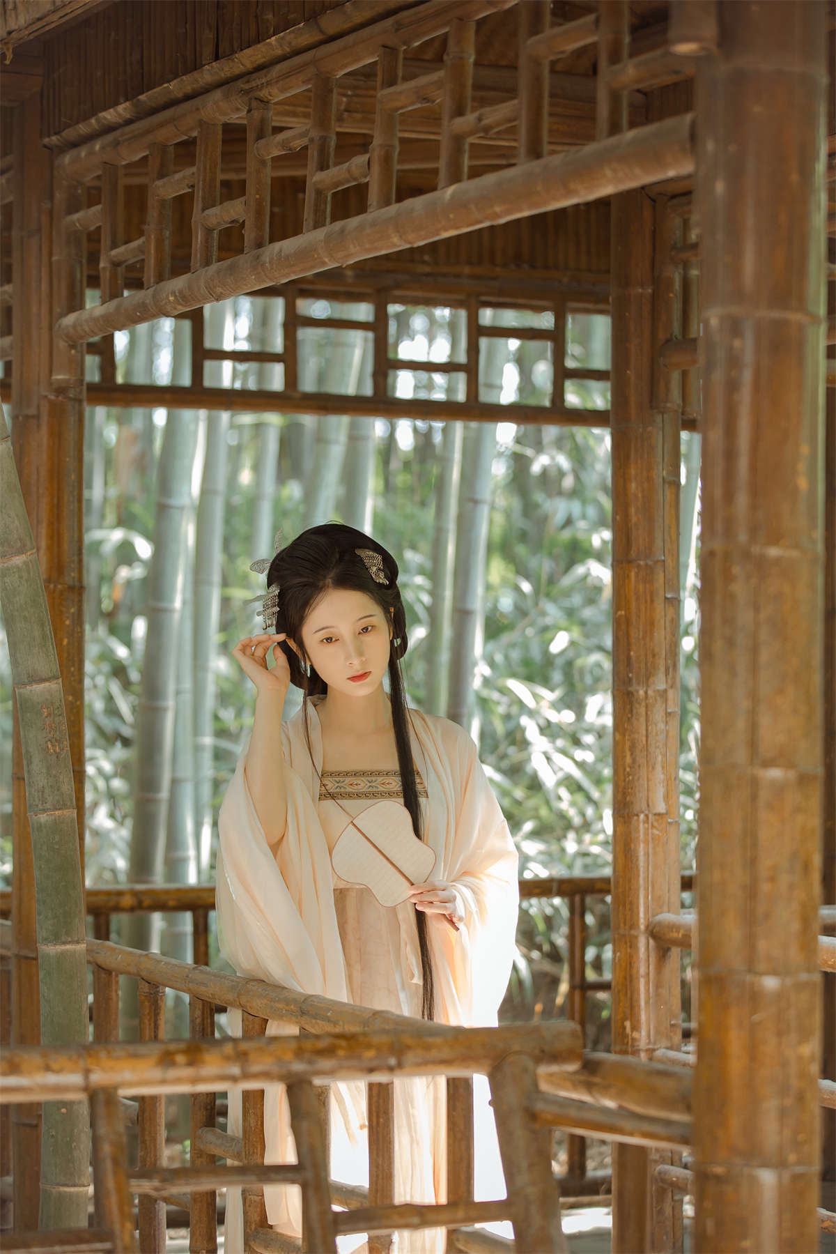 YITUYU艺图语 2022.12.23 荣耀时，她是象征 五月的三花猫插图1