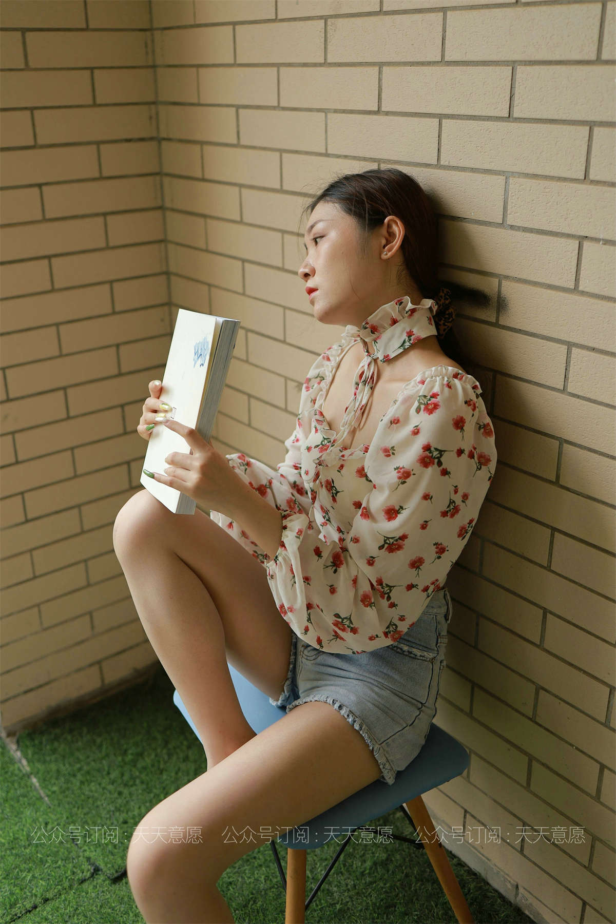 IESS异思趣向 丝享家850期：可可 法式碎花裙-日更街拍