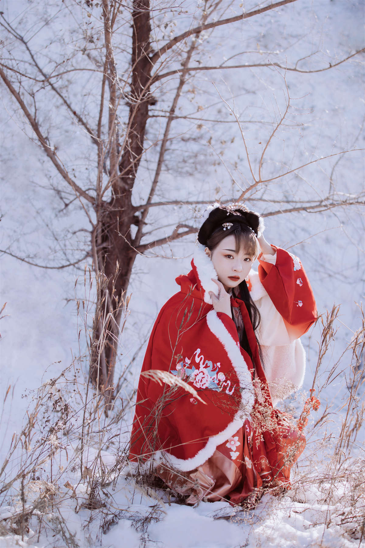 YITUYU艺图语 2024.01.07 千山暮雪 只影向谁去 抱抱荔枝_-日更街拍