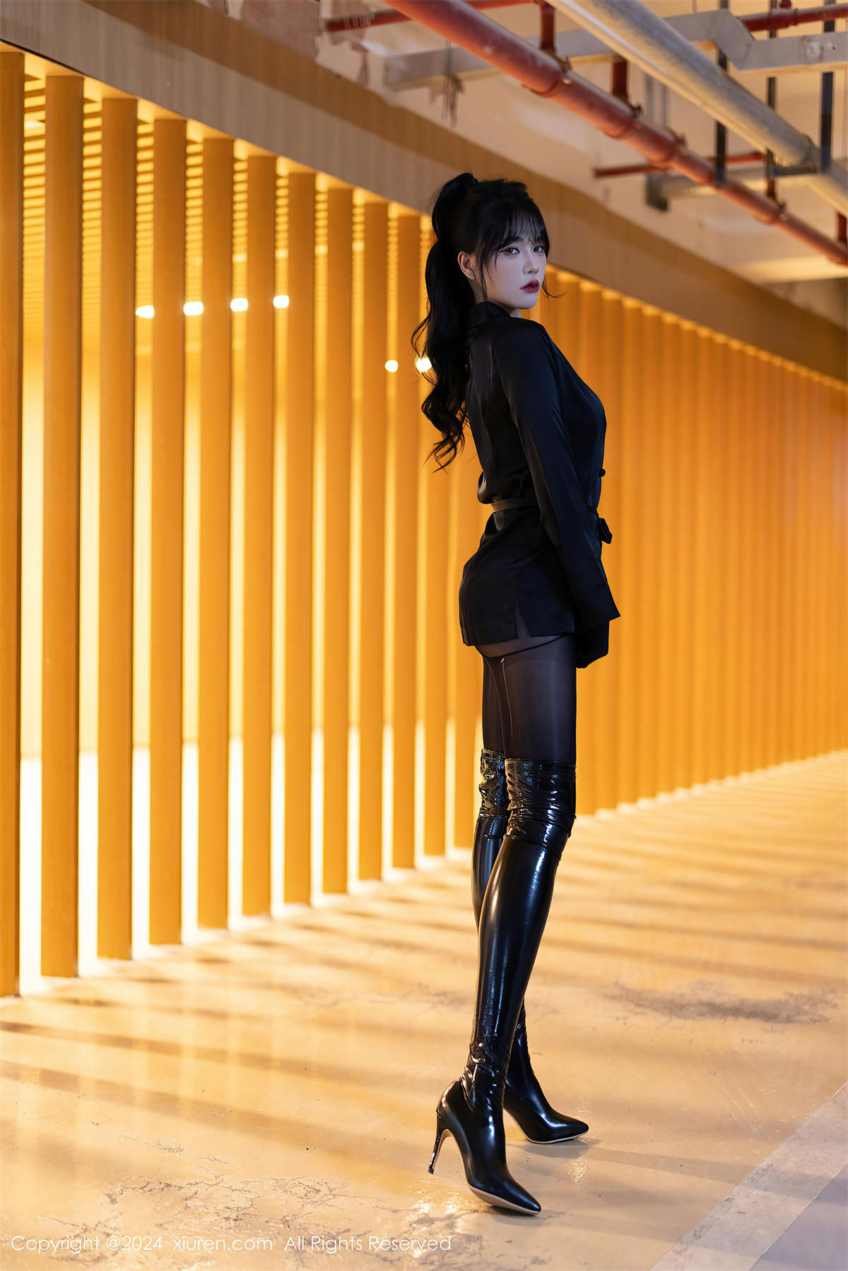 图片[2]-Xiuren秀人网 2024.10.12 NO.9275 娜比-日更街拍